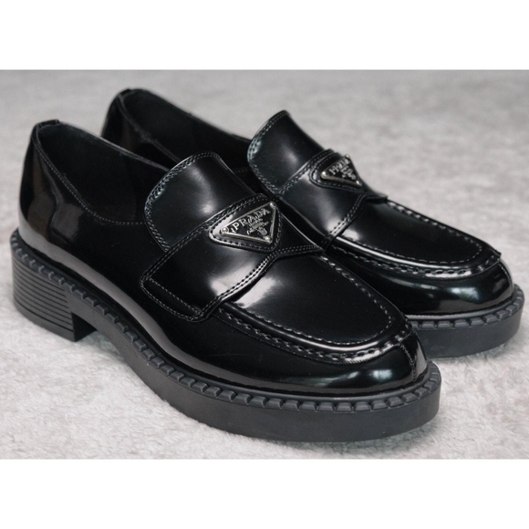 Prada Women's Black Loafers - Picture 1 of 4